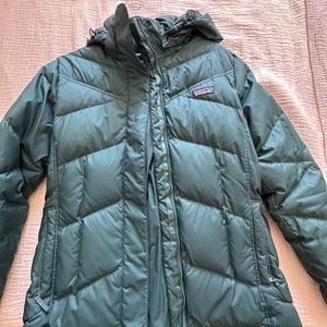 Patagonia Women’s Down With It Jacket in Piki Green (medium)